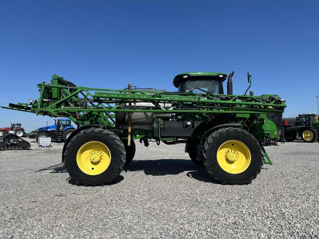 Image of John Deere R4038 equipment image 1