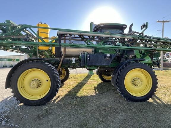 Image of John Deere R4038 equipment image 4