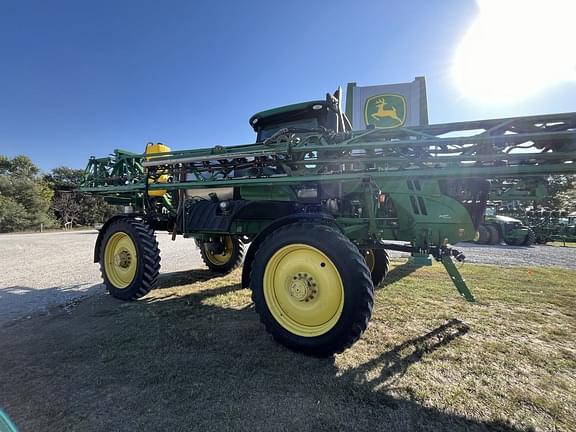 Image of John Deere R4038 equipment image 3