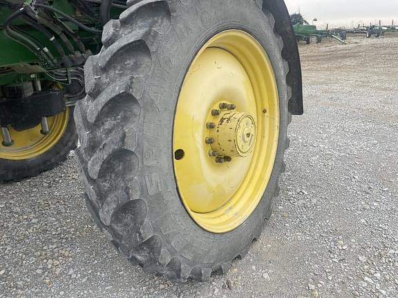 Image of John Deere R4038 equipment image 4