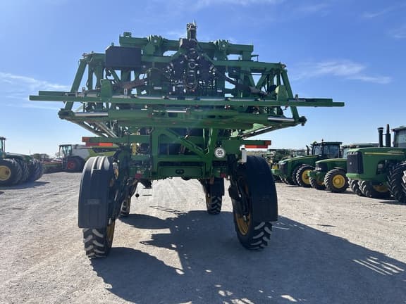 Image of John Deere R4038 equipment image 3