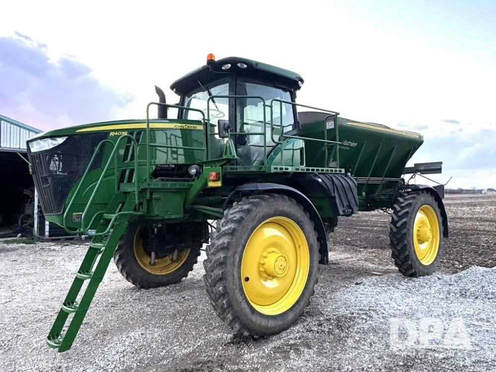 2014 John Deere R4038 Equipment Image0