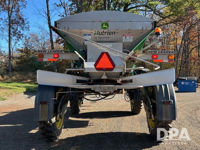 Image of John Deere R4038 equipment image 3