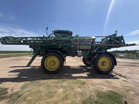 Image of John Deere R4038 equipment image 3