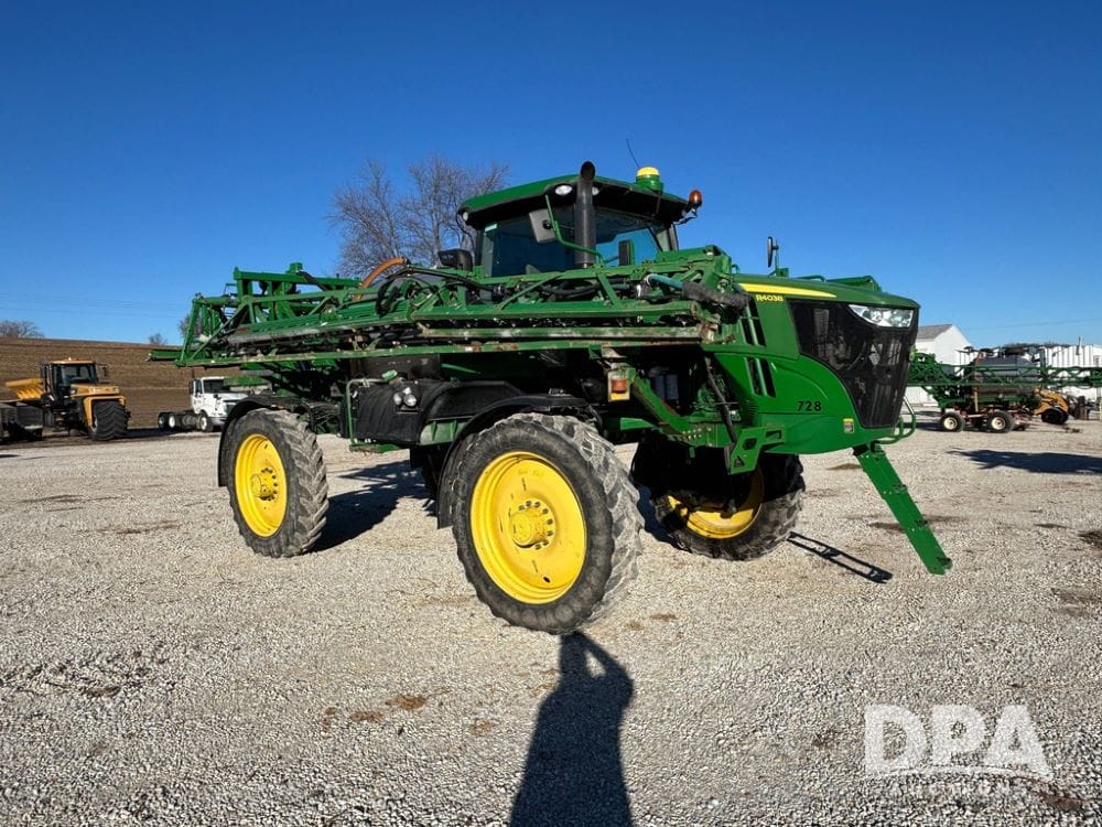 2014 John Deere R4038 Equipment Image0
