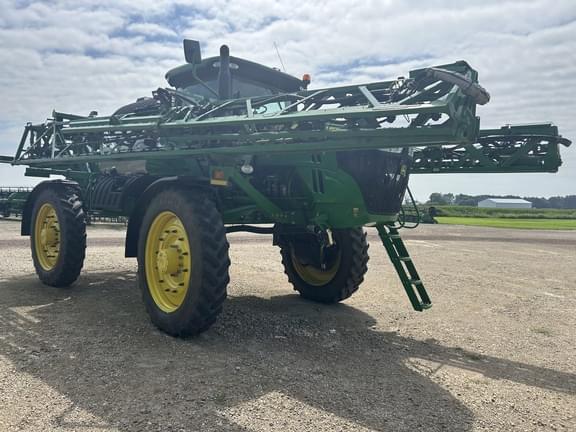 Image of John Deere R4045 equipment image 1
