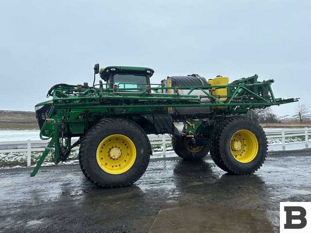 Image of John Deere R4045 equipment image 4