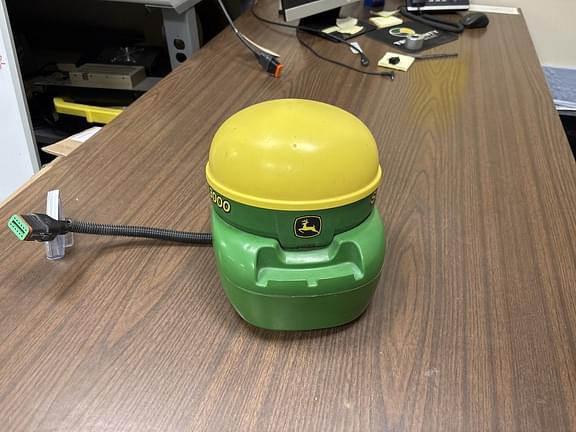 Image of John Deere StarFire 3000 Image 0