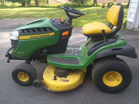 Image of John Deere S240 Primary image