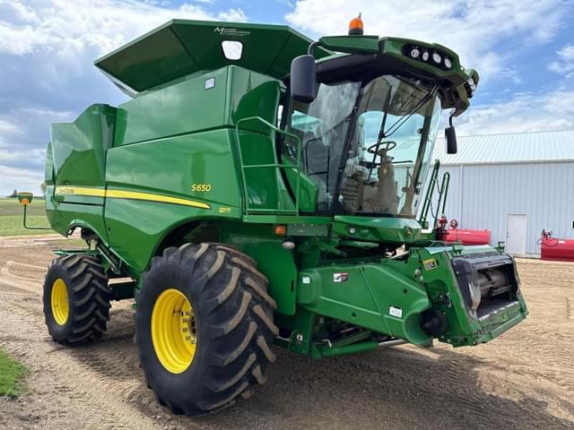 Image of John Deere S650 equipment image 4