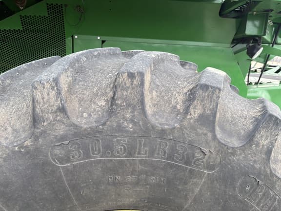 Image of John Deere S650 equipment image 4