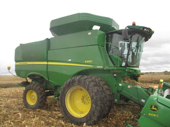 Main image John Deere S660