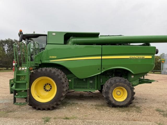 Image of John Deere S660 equipment image 2