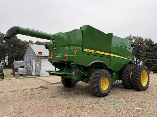 Image of John Deere S660 equipment image 4