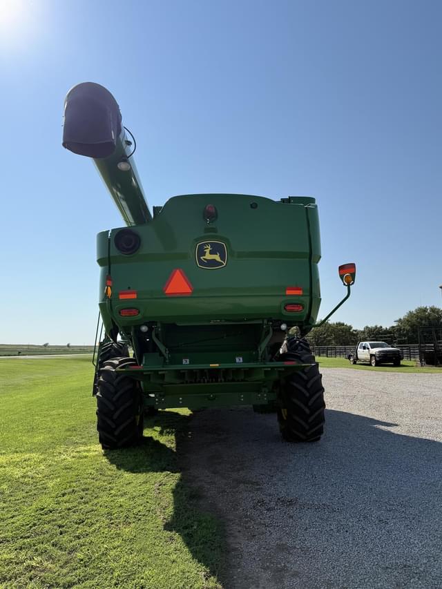 Image of John Deere S660 equipment image 3