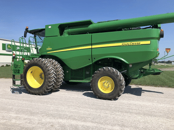 Main image John Deere S660