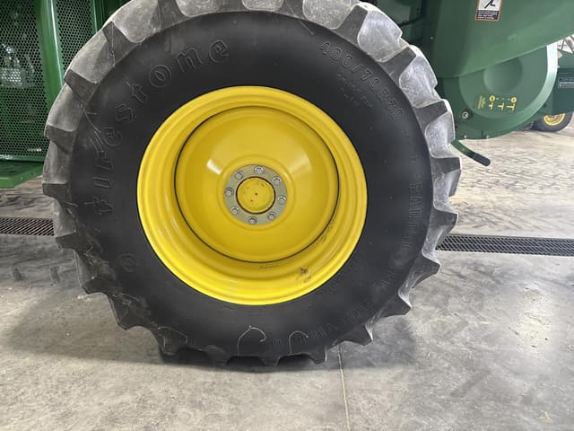 Image of John Deere S660 equipment image 4