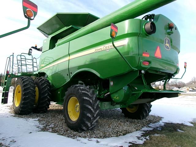 Image of John Deere S660 equipment image 2