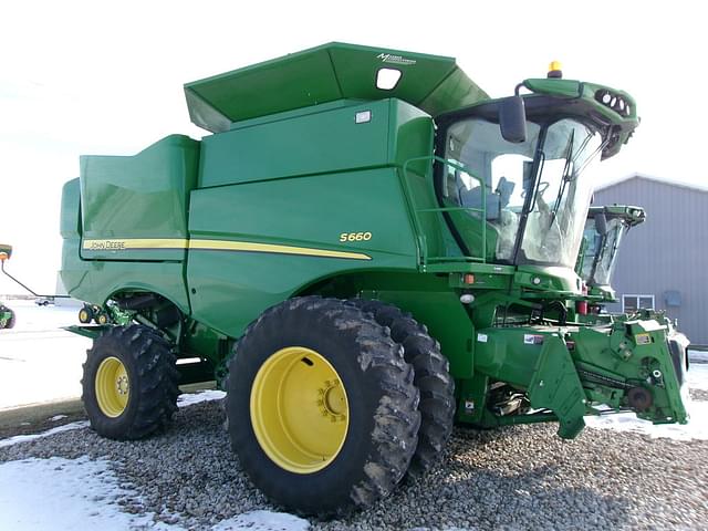 Image of John Deere S660 equipment image 1