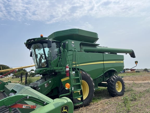 2014 John Deere S660 Equipment Image0