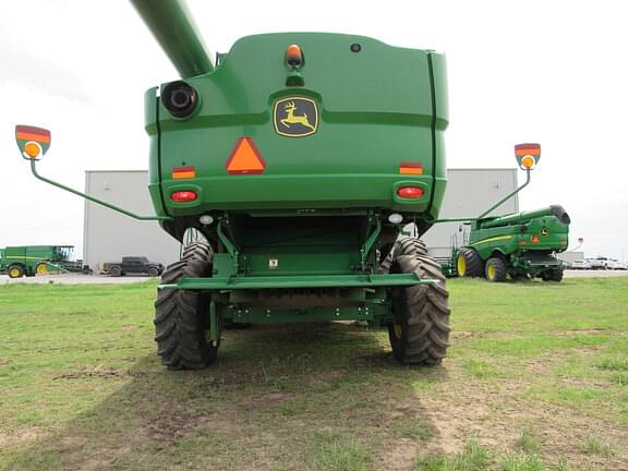 Image of John Deere S660 equipment image 3