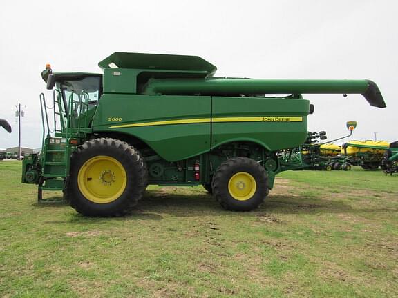 Image of John Deere S660 equipment image 1