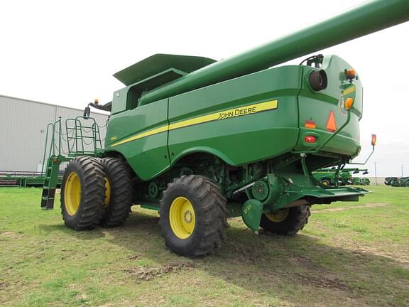 Image of John Deere S660 equipment image 2