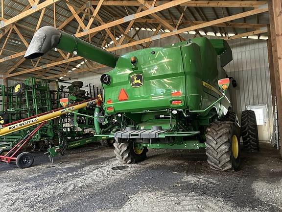 Image of John Deere S660 equipment image 1