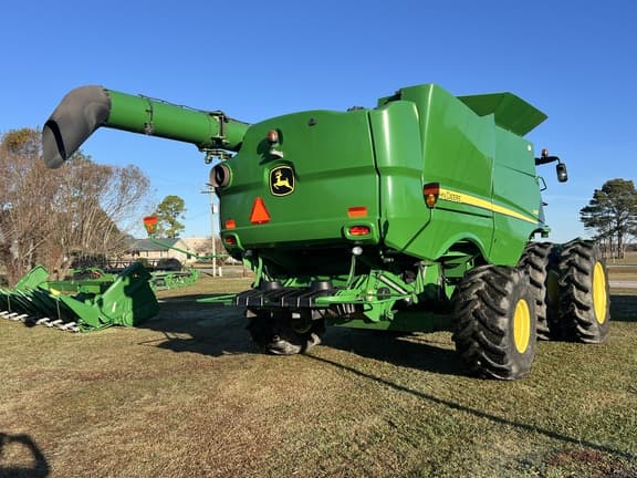 Image of John Deere S660 equipment image 3