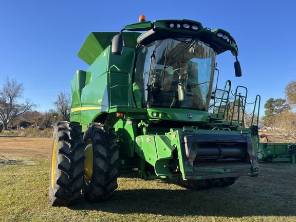 Image of John Deere S660 equipment image 1