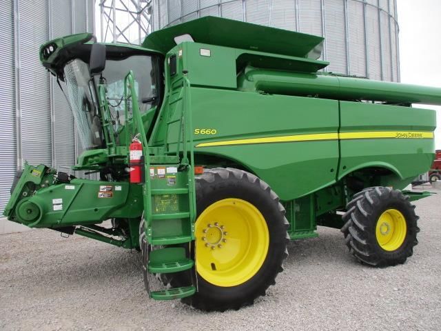 Main image John Deere S660