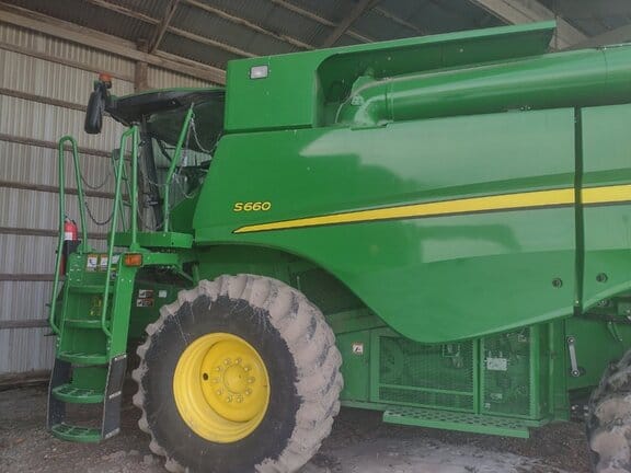 Main image John Deere S660