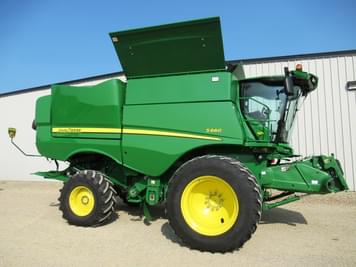 Main image John Deere S660