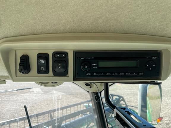 Main image John Deere S660 11