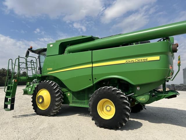 Image of John Deere S660 equipment image 4