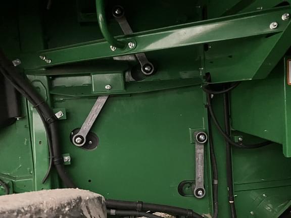 Image of John Deere S660 equipment image 4