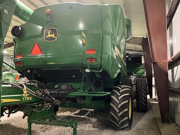 Image of John Deere S660 equipment image 2