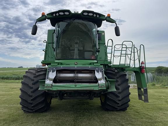 Image of John Deere S660 equipment image 1