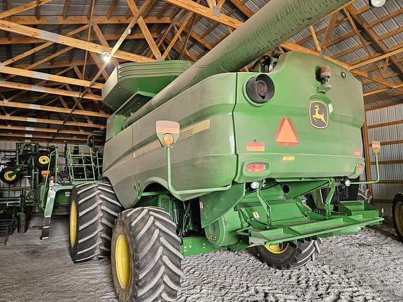 Image of John Deere S660 equipment image 2