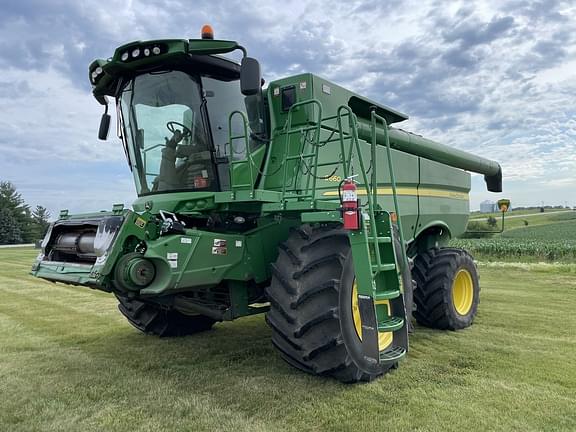 Image of John Deere S660 equipment image 2