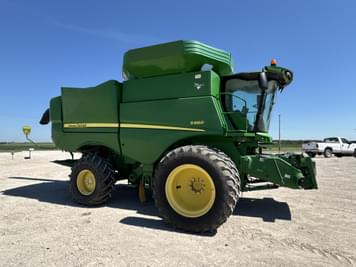 Main image John Deere S660