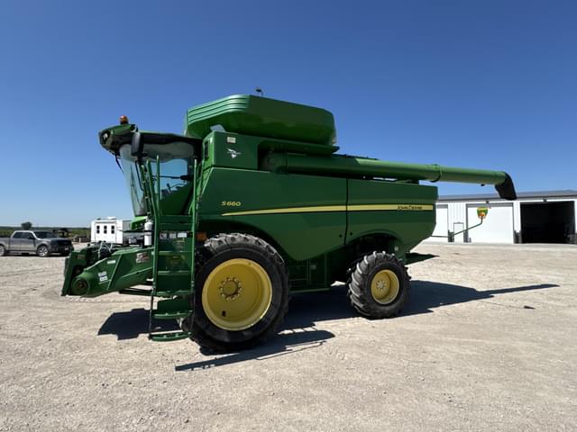 Image of John Deere S660 equipment image 1