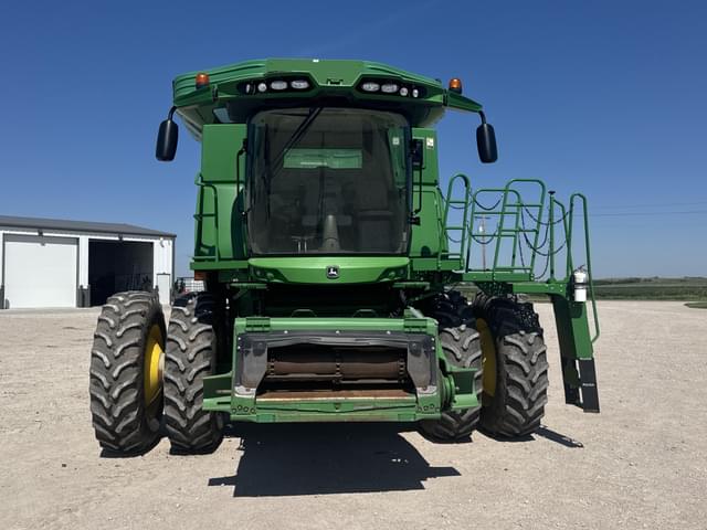 Image of John Deere S660 equipment image 2