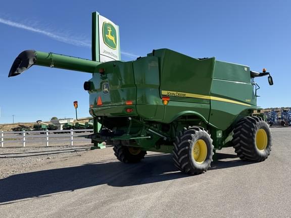 Image of John Deere S660 equipment image 4
