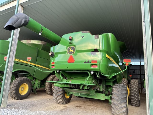 Image of John Deere S660 equipment image 1