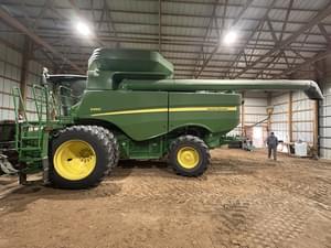 2014 John Deere S660 Image