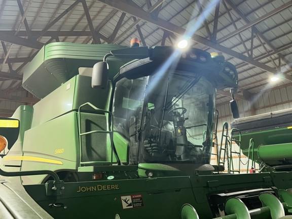 Image of John Deere S660 equipment image 4