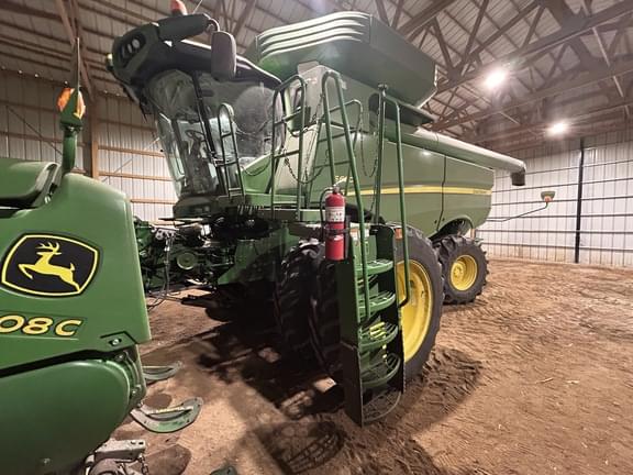 Image of John Deere S660 equipment image 2