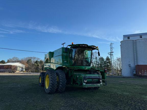 Image of John Deere S660 equipment image 2