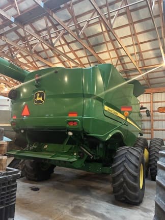 Image of John Deere S660 equipment image 1